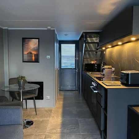 Seascape - Floating Home At Brighton Marina With Free Parking المظهر الخارجي الصورة