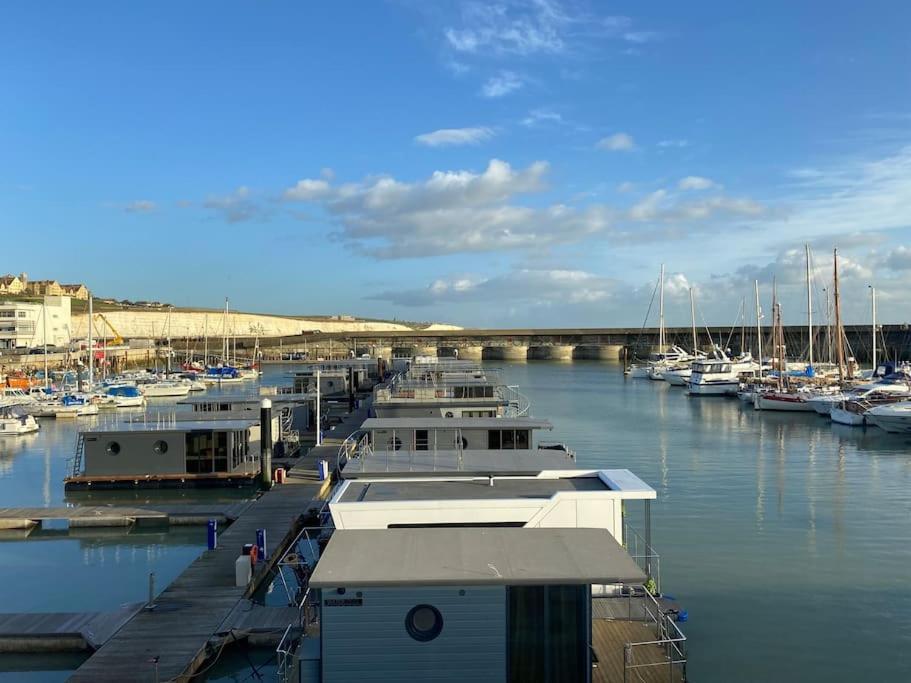 Seascape - Floating Home At Brighton Marina With Free Parking المظهر الخارجي الصورة