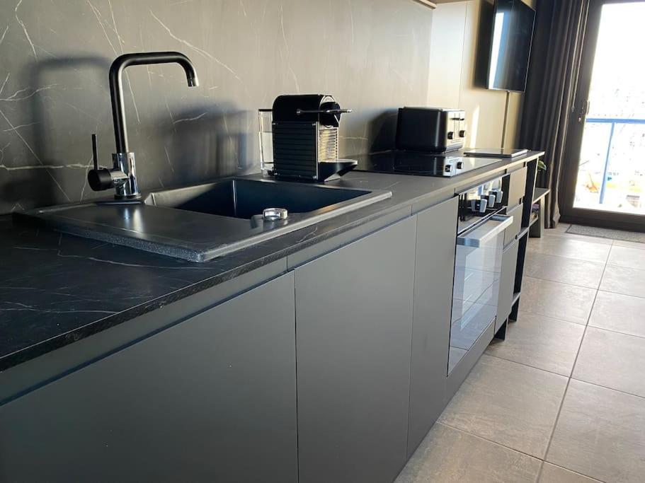 Seascape - Floating Home At Brighton Marina With Free Parking المظهر الخارجي الصورة