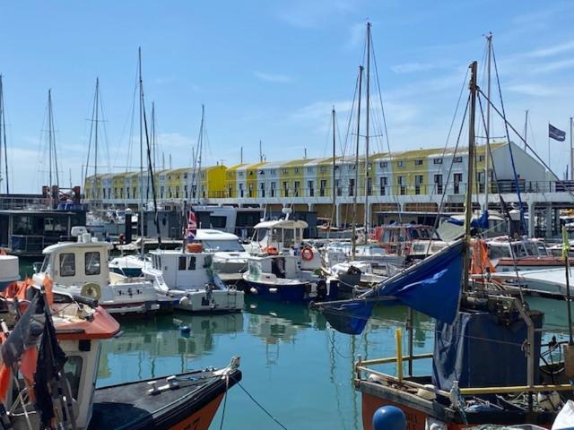 Seascape - Floating Home At Brighton Marina With Free Parking المظهر الخارجي الصورة